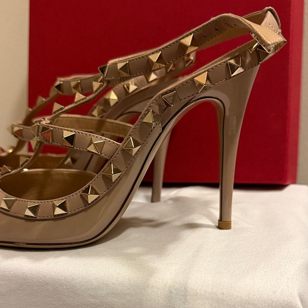 Valentino Garavani Rockstud Pumps - Picture 3 of 6